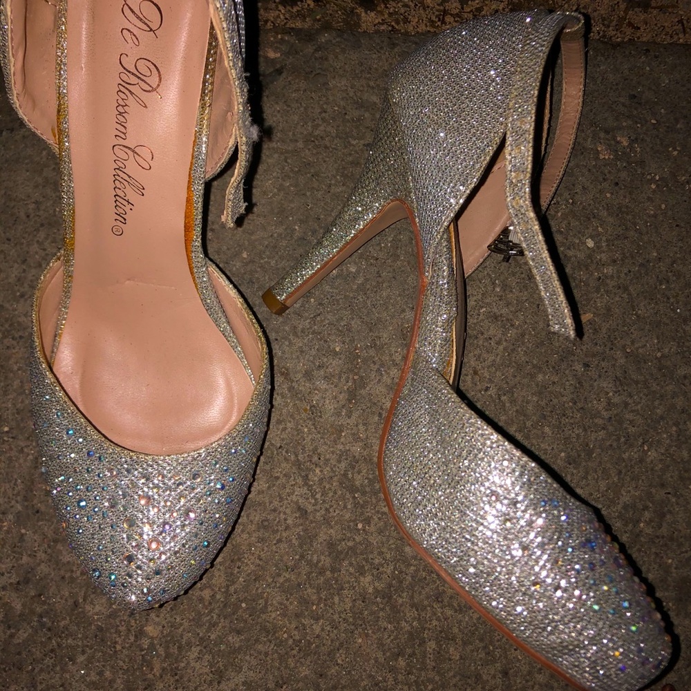 SPARKLING SILVER HEELS 👠✨❄️